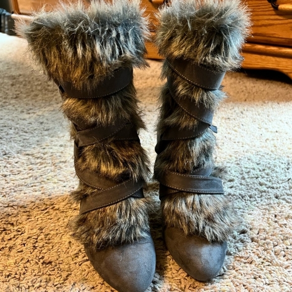 🅴 Charles By Charles David Alberta Bootie - Picture 4 of 11